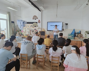 以评促教 以爱育人